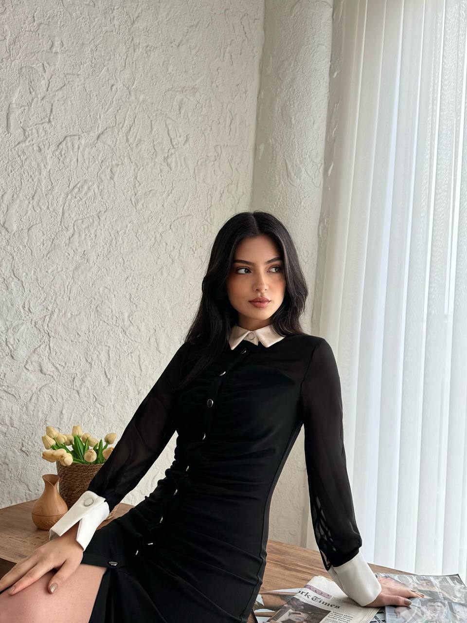 Yaka ve Manşet Detaylı Siyah Elbise