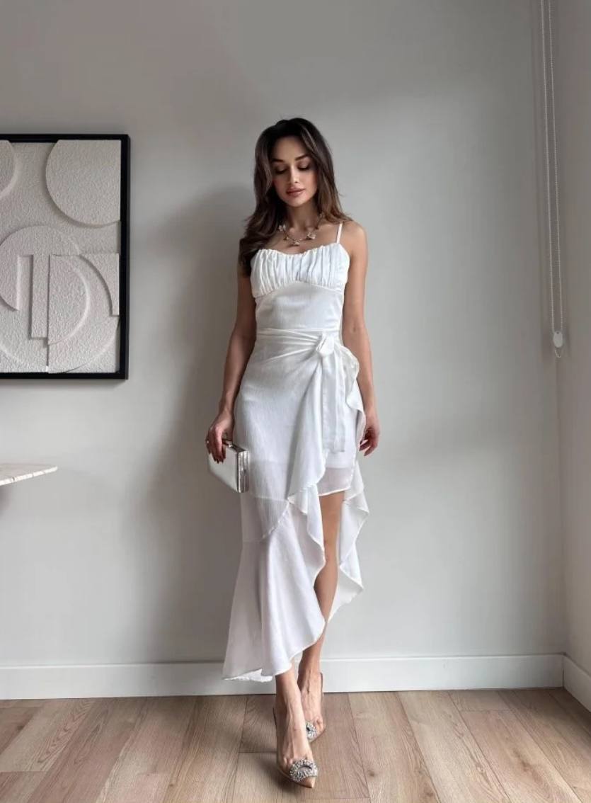 Saten Kuşaklı Yırtmaçlı Gece Elbisesi