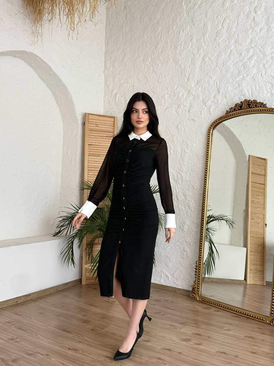 Yaka ve Manşet Detaylı Siyah Elbise
