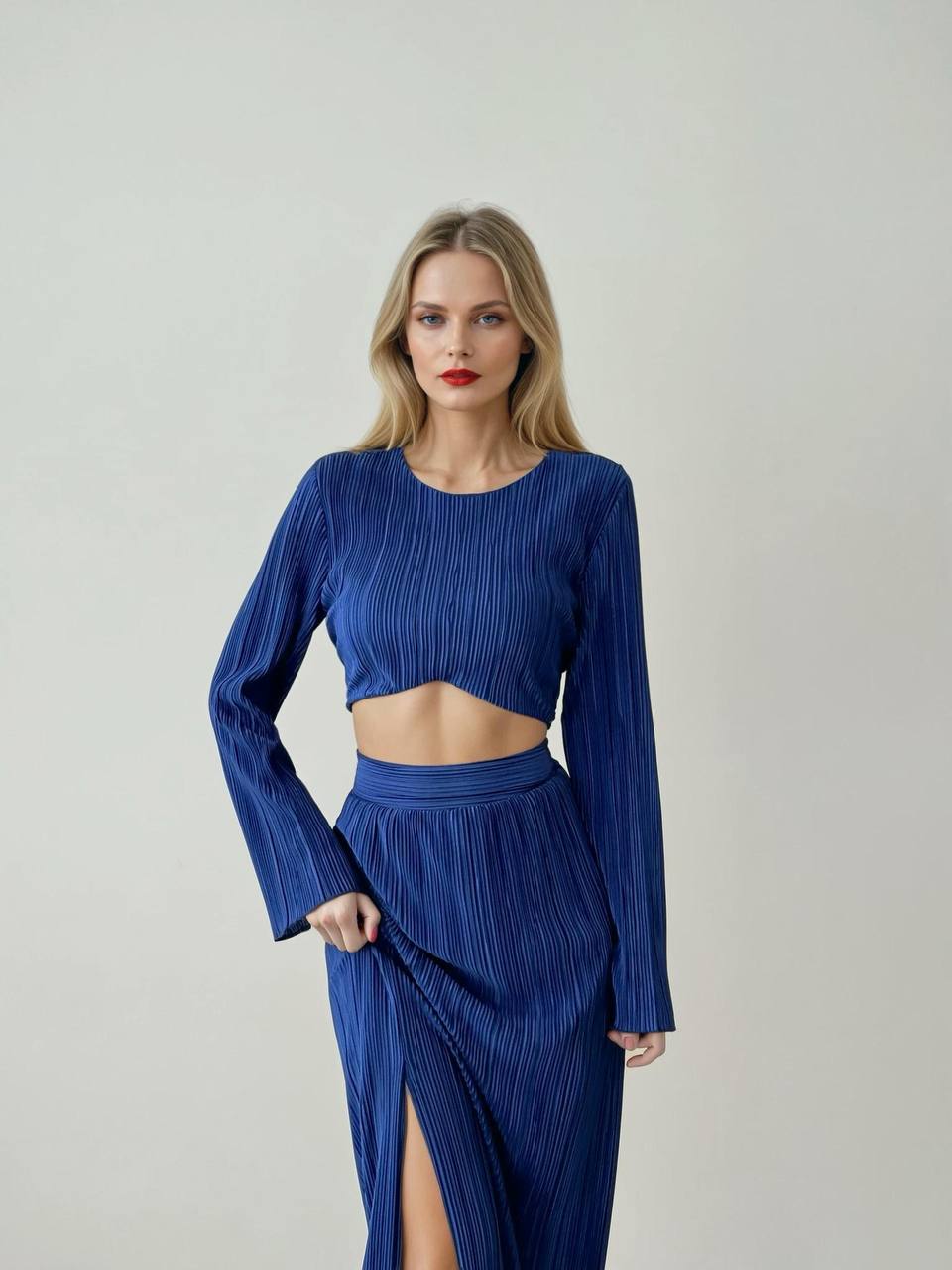 Crop Bluz & Yırtmaçlı Etek Takımı