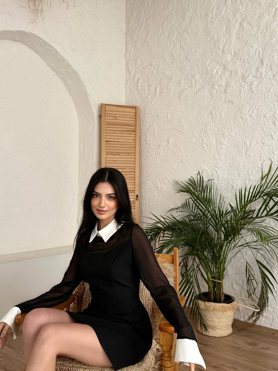 Omuzu Detaylı Mini Siyah Elbise