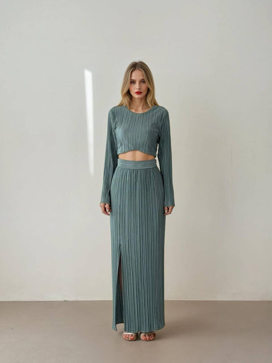 Crop Bluz & Yırtmaçlı Etek Takımı
