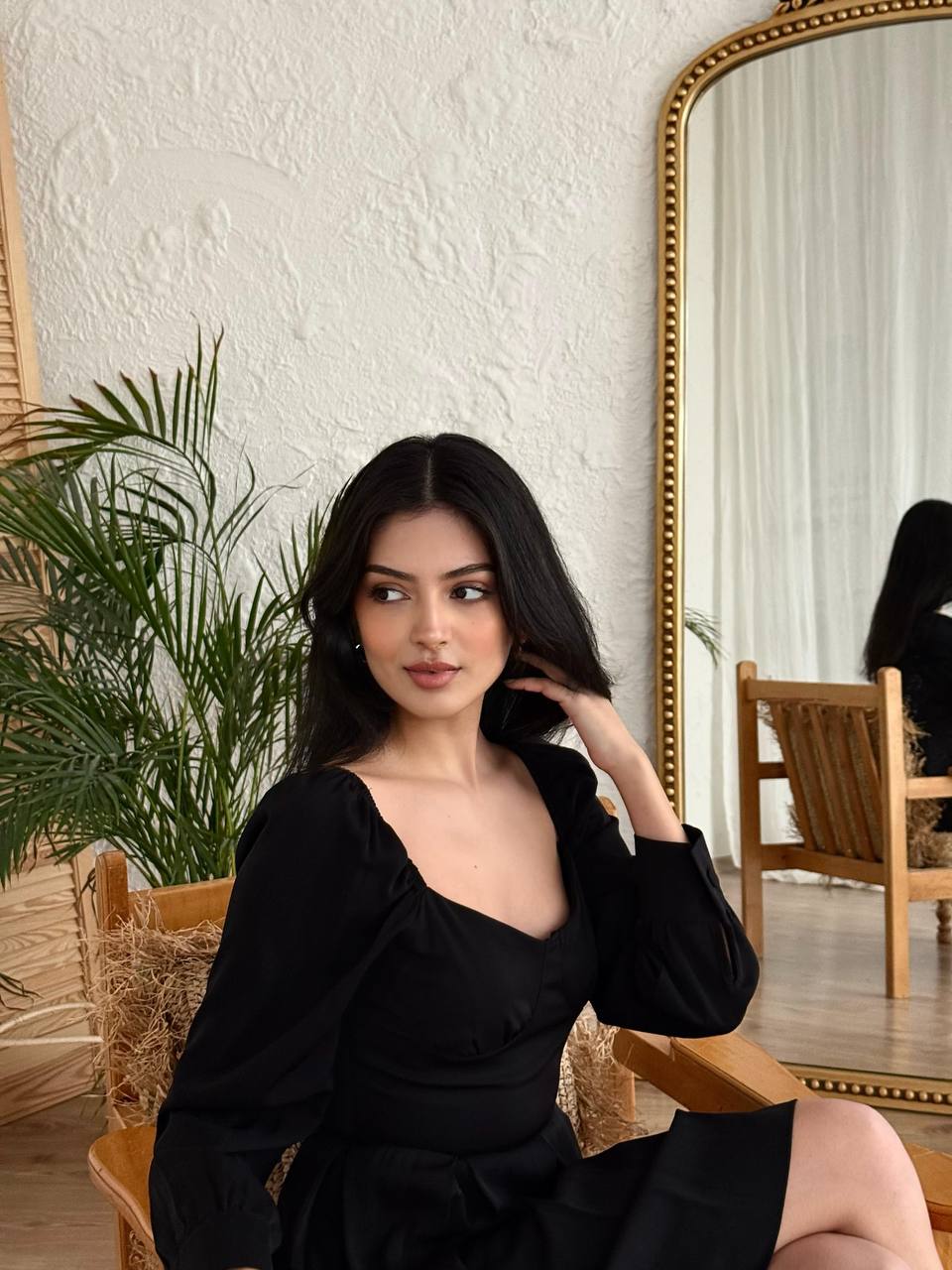 Uzun Kollu Kalp Yaka Elbise
