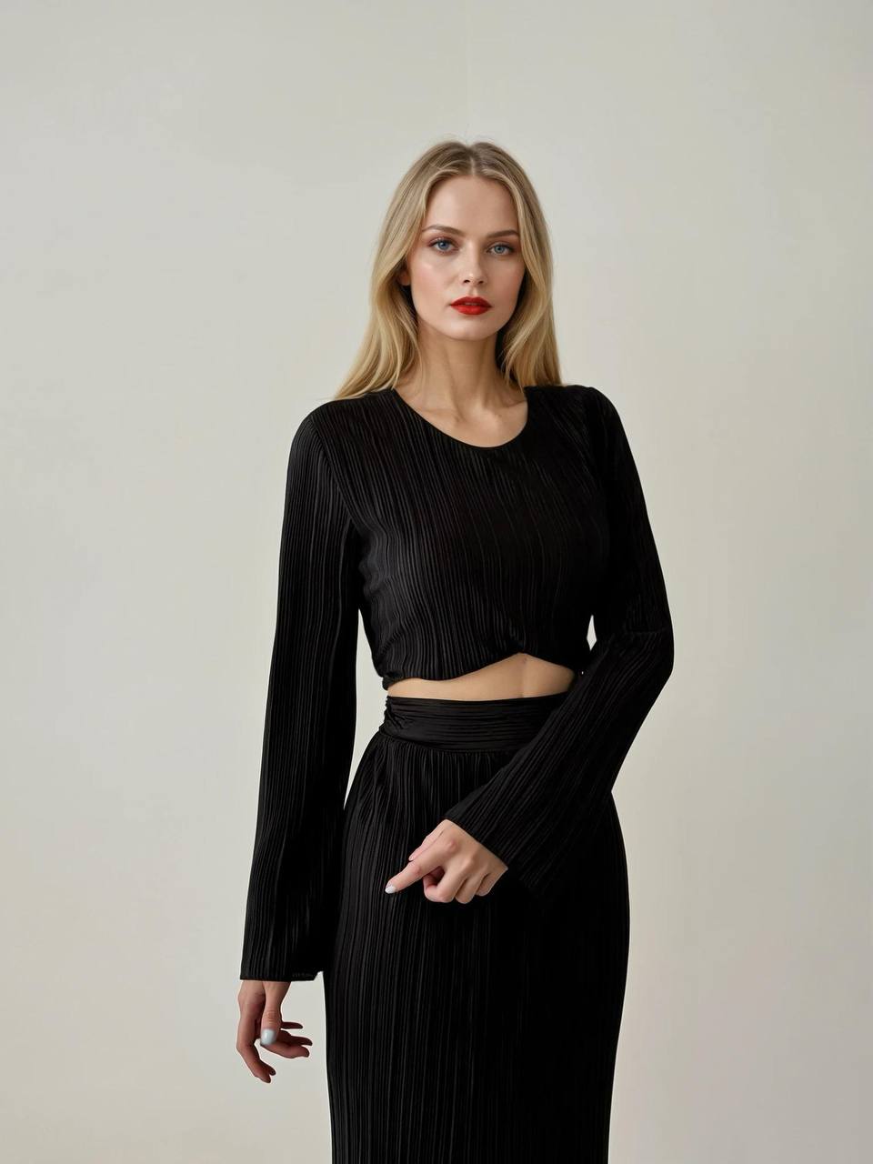 Crop Bluz & Yırtmaçlı Etek Takımı